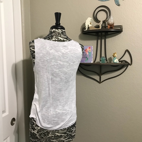 ⚡️5/$15 High-low Confident Tank Top - Picture 5 of 5